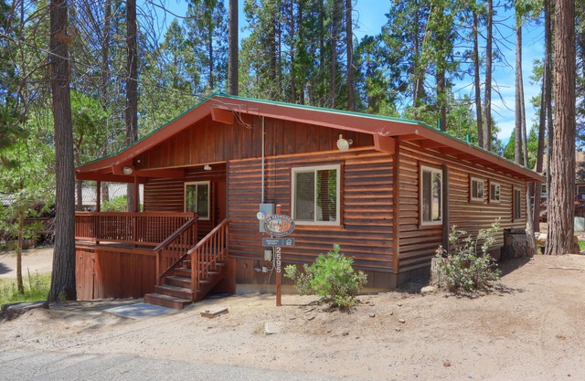 (82) Shehadey's Retreat at The Redwoods In Yosemite