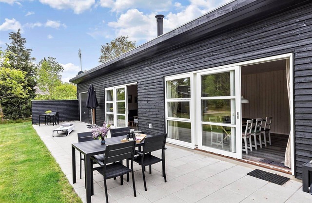 8245 Knebel - Metholmvej 9