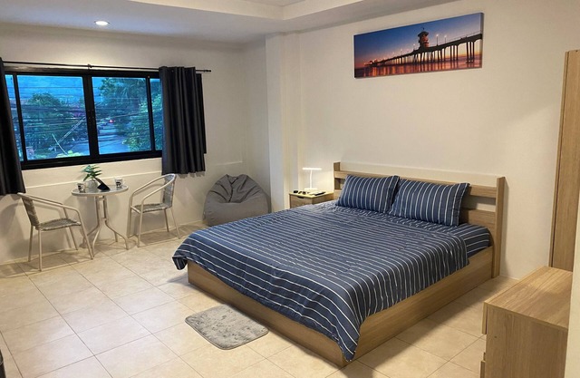 84 Bar & Guesthouse Room-1