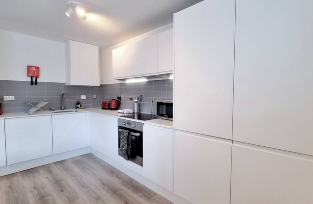 86 Kew Bridge Court - 2 bedroom apartment
