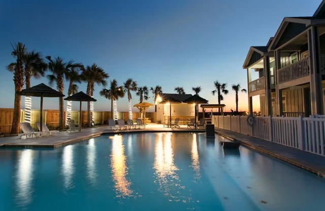8BR Dog Friendly | Pool | Hot Tub | Balcony | W/D