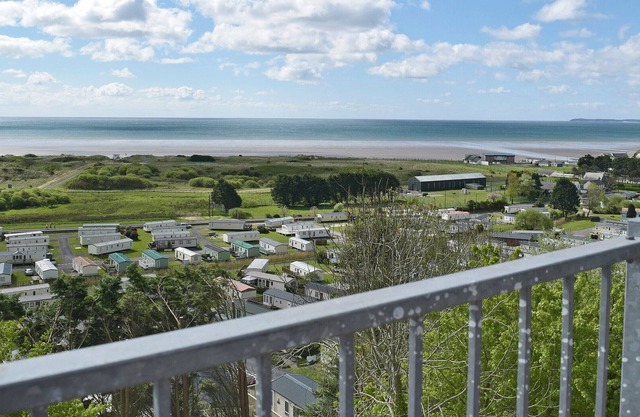 9 bedroom accommodation in Pendine, near Laugharne