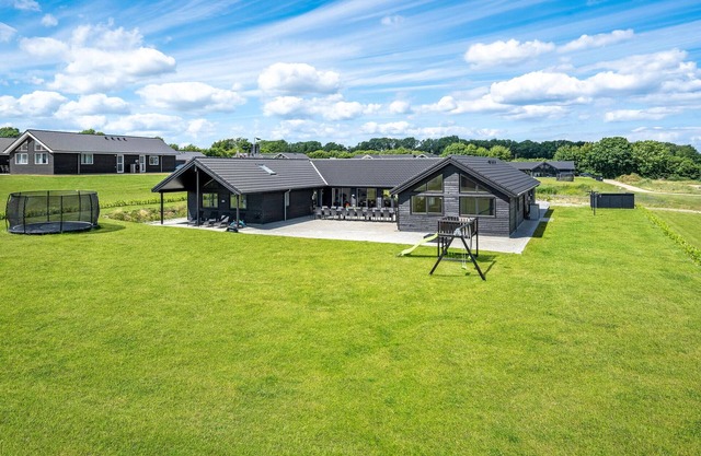 9 bedroom beautiful home in Sydals