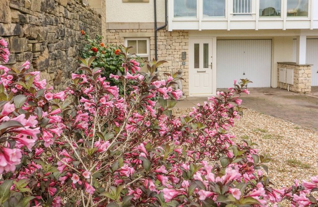 9 BRIDGE MEWS, family friendly, character holiday cottage in Ingleton