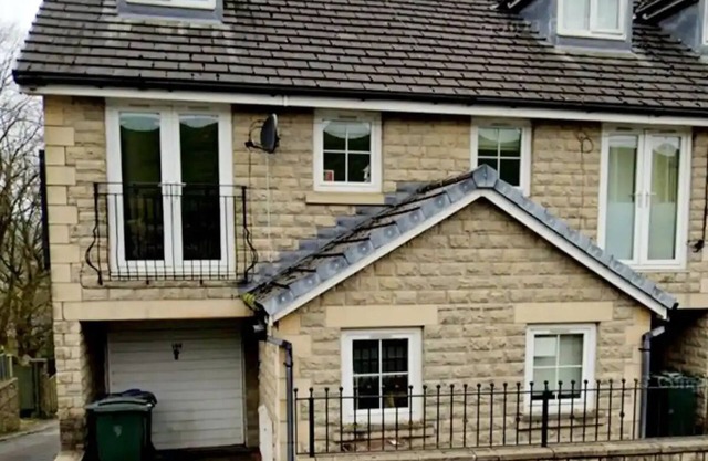 9 Guest 7 Beds Lovely House in Rossendale