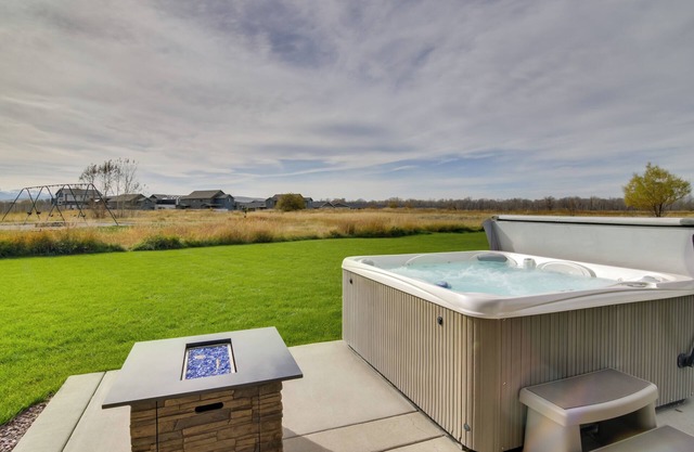 9 Mi to Downtown: Bozeman Vacation Home w/Hot Tub