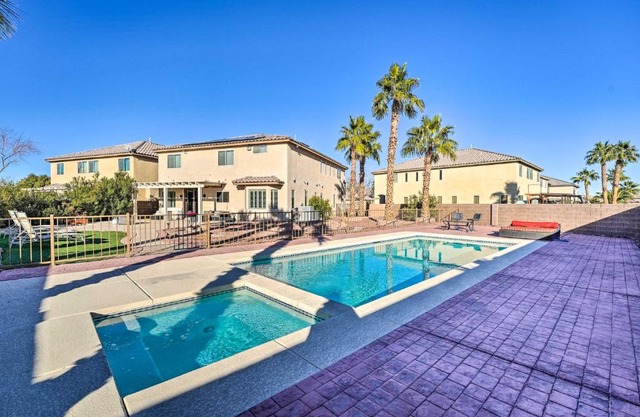 9 Mi to Strip Las Vegas Home with Pool and Hot Tub!
