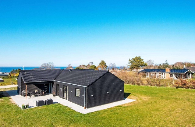 9 person holiday home in Glesborg-By Traum