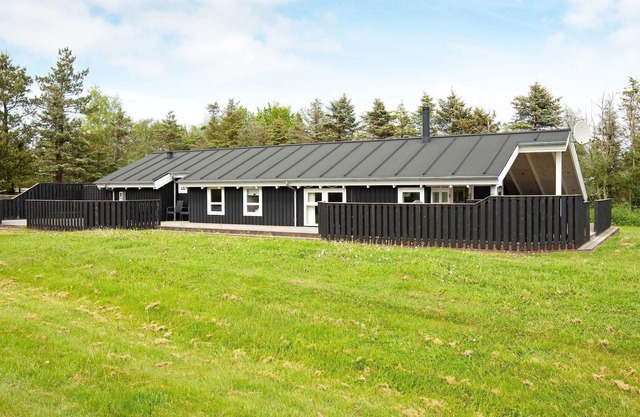 9 person holiday home in Jerup-By Traum