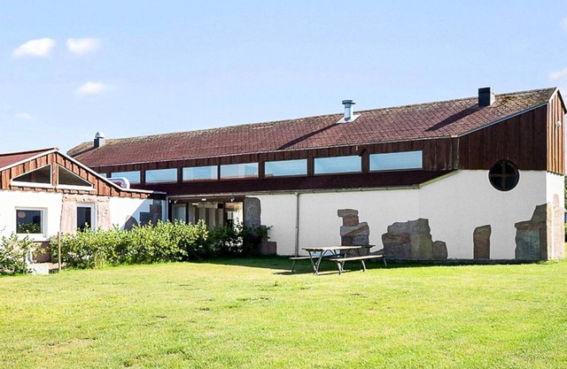 9 person holiday park home in Otterup