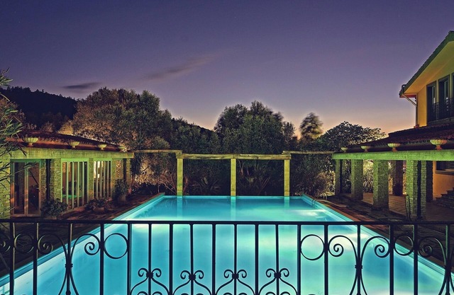 9 suites, swimming pool, tennis, soccer, billiards