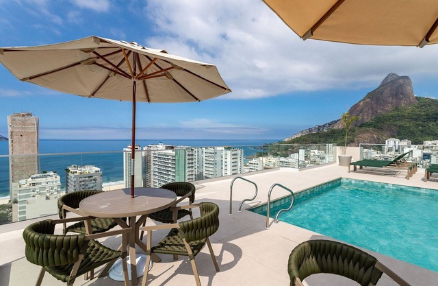 (902-B) Studio com Vista Mar e Comodidades