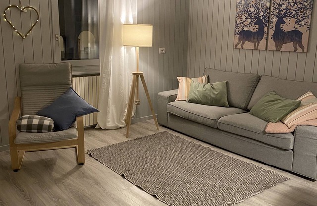 90sqm warm and cozy overlooking the square of Isolaccia.5 min from Bormio