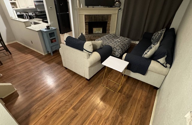 950sqft + Short Term Rental - Near River Ranch