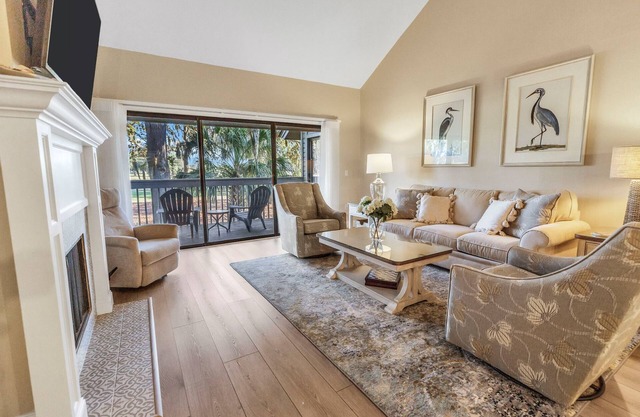 972 Inverness Village | Golf Views, Walk to Beach