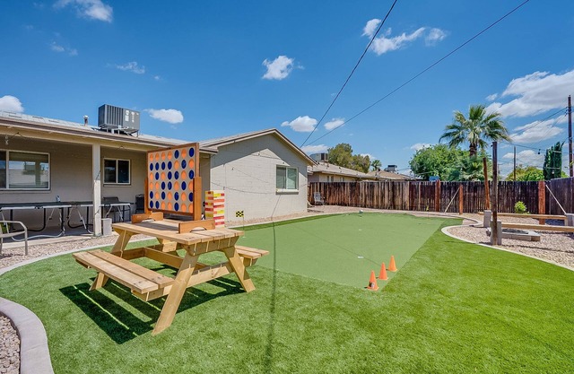 9Beds! SPRING TRAINING! PHX Open+PutGolf/PingPong
