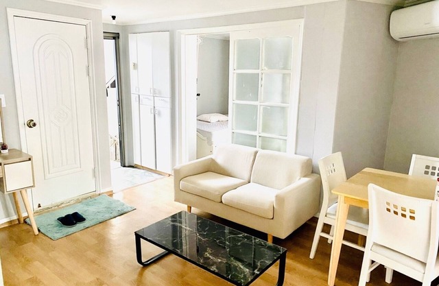 9minutes to Seoul station by walk/full furnished!