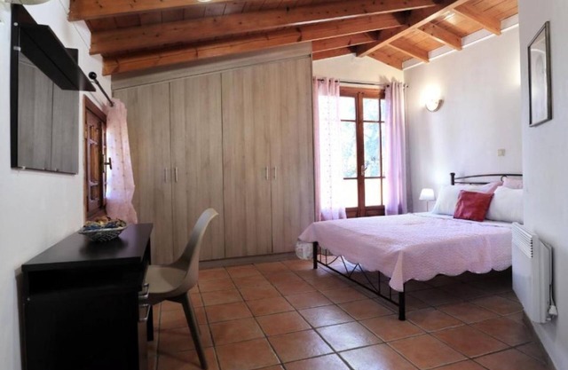 A 3-bedroom villa with WiFi and AC in welcoming Lefkada with beautiful gardens