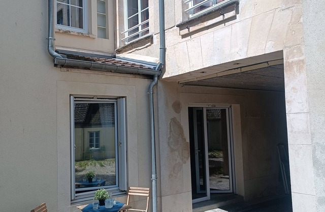 A 5 min du Centre-ville ! Appartement de Charme Avec Acces Direct Cour Commune
