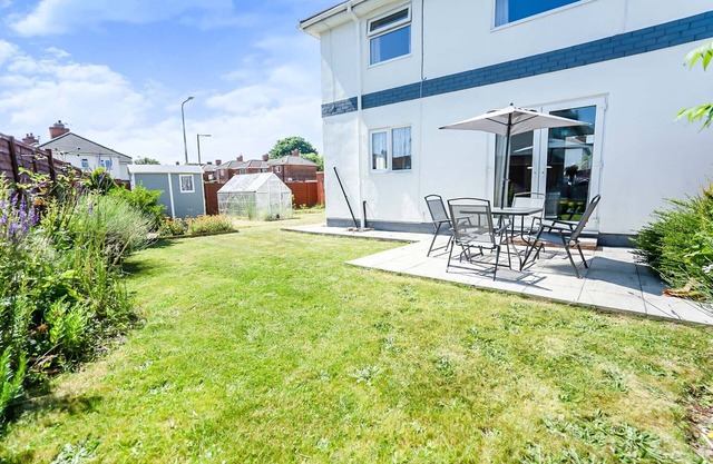 A beautiful 3 bed semi detached house. Private driveway up to three vehicles.