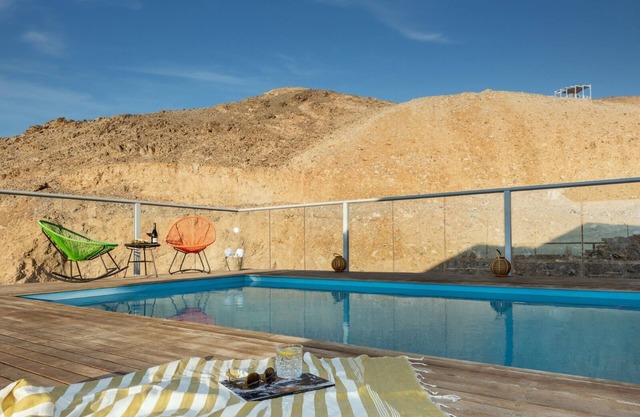 A beautiful large sea view penthouse in Eilat with a private pool