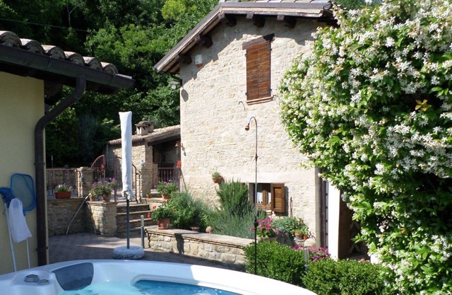 A Bed and Breakfast, in the heart of the Marche region, immersed in the hills