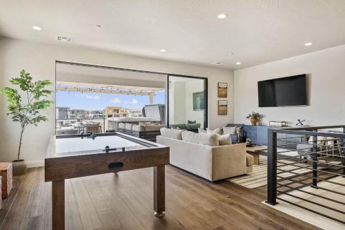 A Bit of Paradise townhouse