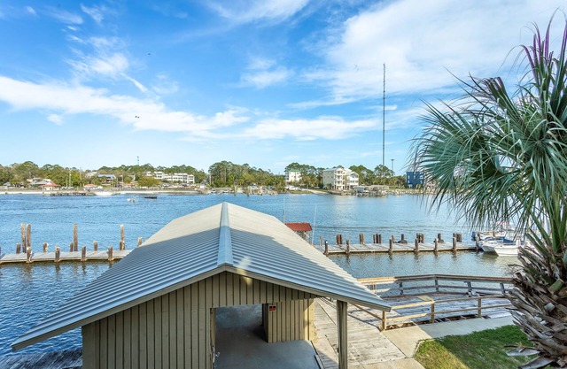 A Breezy River - River Front Condo with pool!