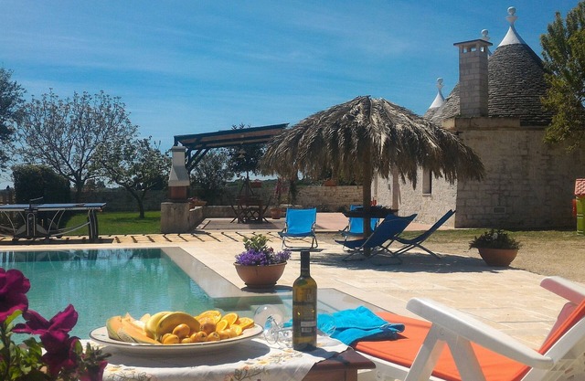 A charming rural retreat in trulli with private pool