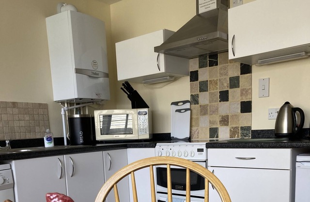 A Charming, Spacious Twin Bed Apartment Set In An Old Market Town House