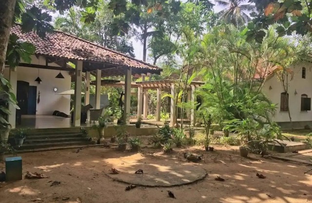 A Colonial Bungalow in Weligama!