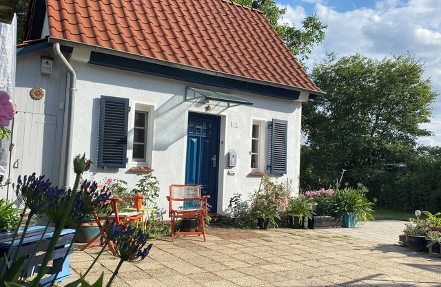 A comfortable, cozy tiny house in a quiet location on the edge of the village