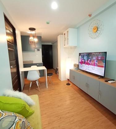 A cozy 1 br Scandinavian inspired condo unit near the beach