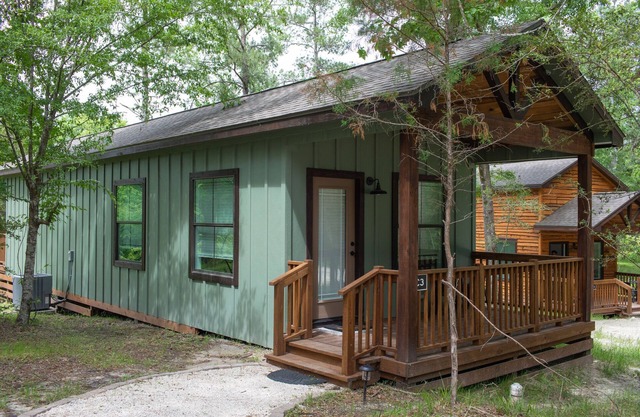 A Cozy Getaway Right on the Water, Two Creeks Crossing Resort