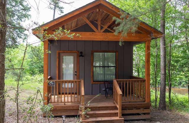 A Cozy Getaway Right on the Water, Two Creeks Crossing Resort