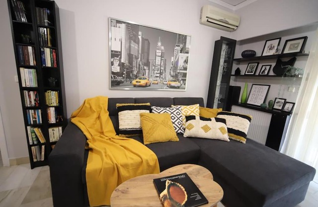 A cozy modern apartment 4 minutes walk from metro