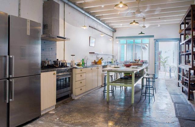 A Cozy & Stylish 1890s Heritage House
