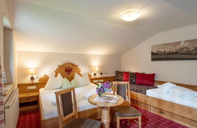 A Dreibettzimmer mit Dusche, WC - Gasthof Oberstegen