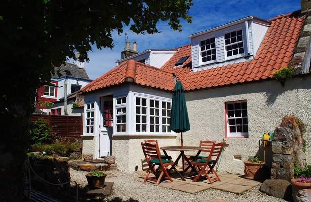 A fabulous traditional cottage - full of character - sleeps 6