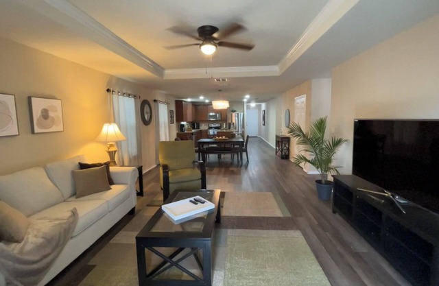 A Family Cozy Getaway 7 miles from Sea World and Fiesta, Texas