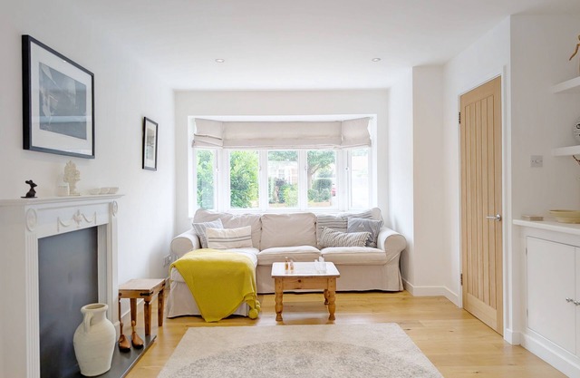 A family house that sleeps 6 guests in 4 bedrooms