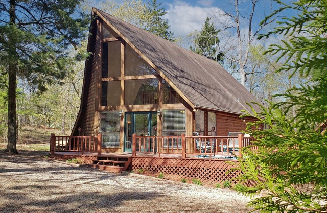 A-Frame Cabin- Seasonal Hot tub, playset, dogs welcome!