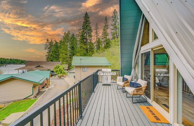 A-Frame Haven with Private Beach near CDA
