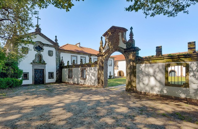A Genuine Manor House, a noble and traditional holiday Portuguese farm.