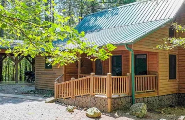 A Great Escape a Cozy 3-bedroom cabin in Mount. Ida close to Lake Ouachita.
