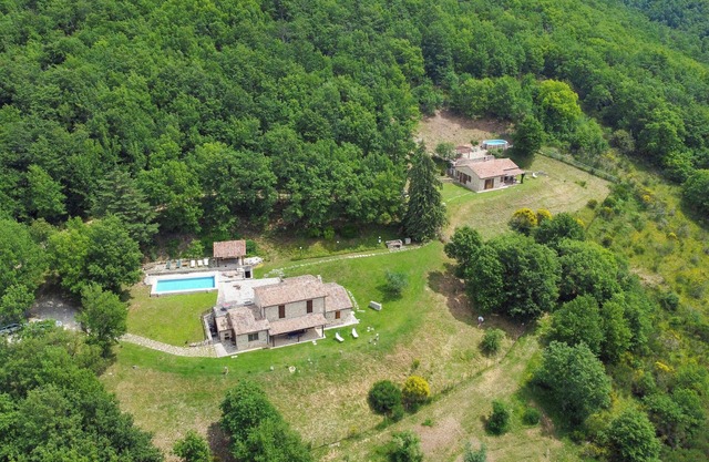 A Great Villa and a Cozy Cottage sleeps 10 with 6 bathroom and 2 pools! Amazing!