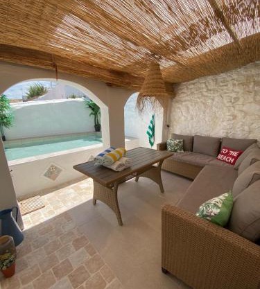 A hidden gem in Estepa. With Dip pool, WiFi, BBQ!