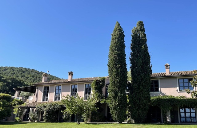 A home with effortless comfort & genuine Italian living. Near Rome, pool & lake
