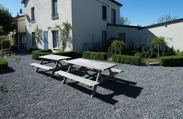 A house suitable for groups and families