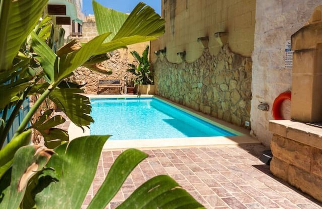 A lovely 4BR Townhouse in Central Gozo w/Pool